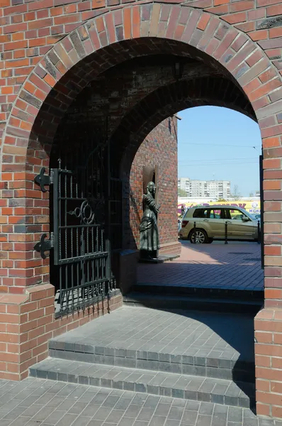 Archway in ethnographic and trade center. Kaliningrad — Stock Photo, Image