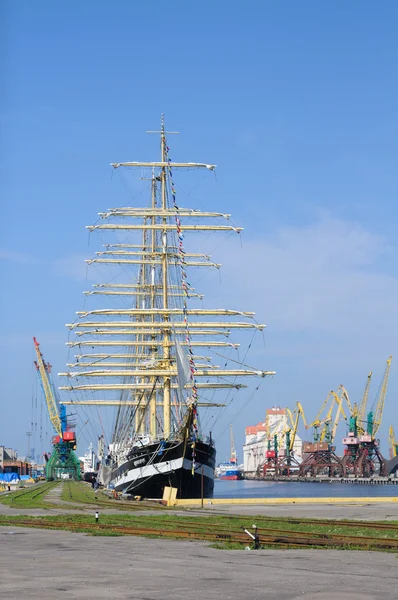Szkolenie żagiel rosyjski statek kruzenshtern. Kaliningrad — Zdjęcie stockowe