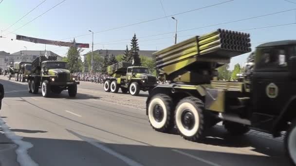 Desfile militar en Kaliningrado — Vídeos de Stock