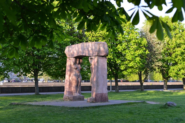 Skulpturala arch i kaliningrad — Stockfoto