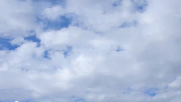 Bewegende wolken — Stockvideo