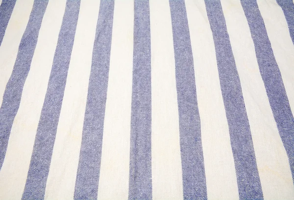 Blauwe en witte verticale gestreepte tafellaken — Stockfoto