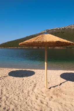 Plajda şemsiye