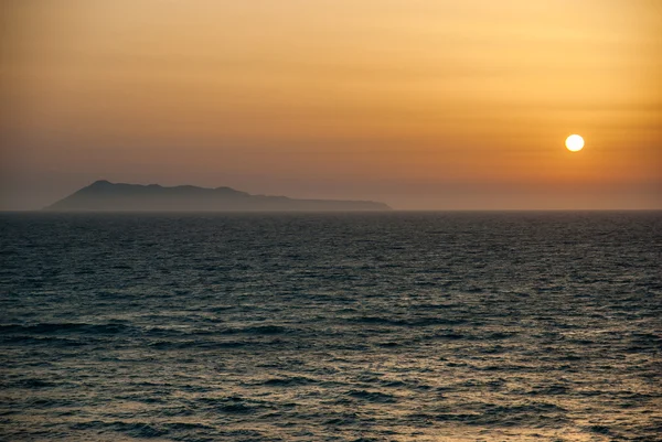 美しい夕日とビーチ — ストック写真