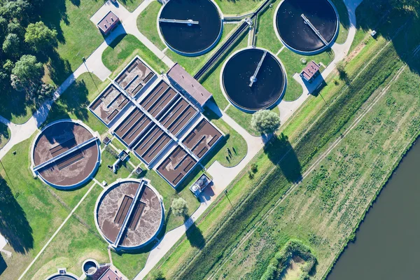 Vista aérea de planta de tratamiento de aguas residuales de la ciudad de Opole — Foto de Stock