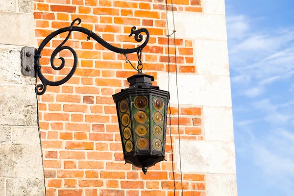 Vecchia lanterna Sukiennice (Sala dei panni) piazza della città Cracovia Polonia — Foto Stock