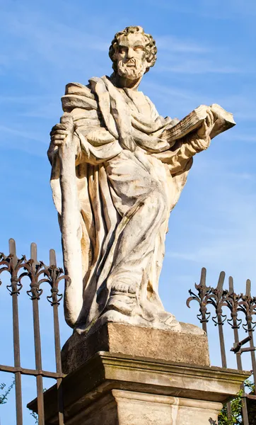 石头雕像克拉科夫-圣伯多禄和圣 Paul 教堂 — 图库照片
