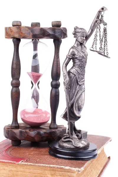 Temida 동상과 법률의 책 — 스톡 사진