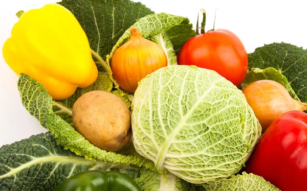 Verduras frescas aisladas sobre fondo blanco — Foto de Stock