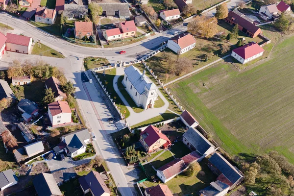 Vista aérea de la aldea de Michalow cerca de la ciudad de Pinczow en Polonia —  Fotos de Stock