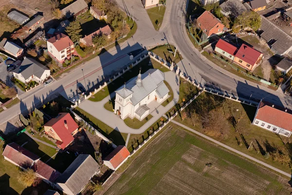 Luchtfoto van Michałów dorp in de buurt van pinczow stad in Polen — Stockfoto