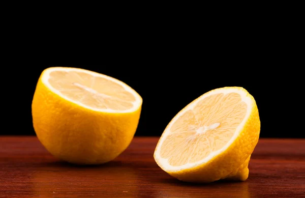 レモンをスライス — ストック写真