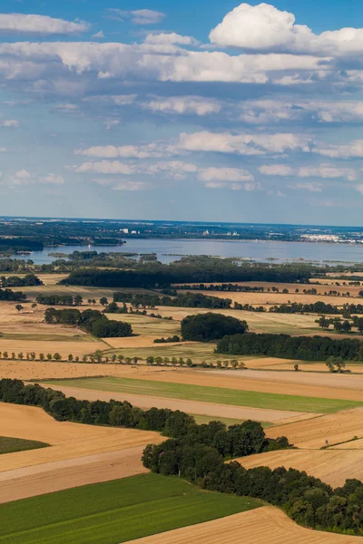 Combine havadan görünümü hasat alanları — Stok fotoğraf