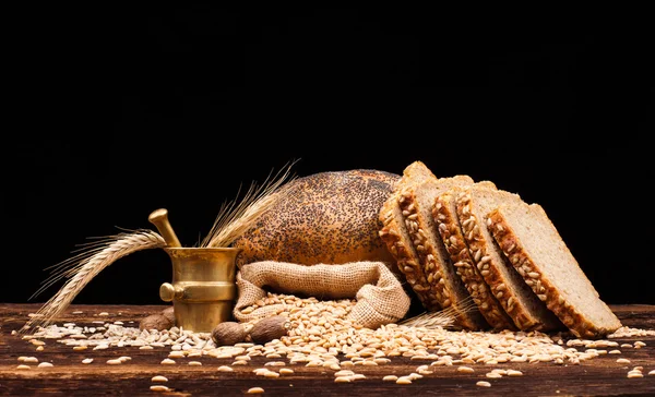 Választék sült kenyér elszigetelt fehér background — Stock Fotó