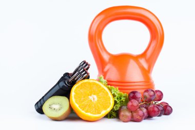 fitness ekipmanları beyazda izole edildi