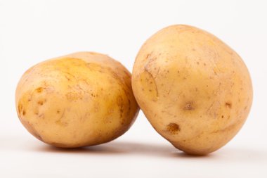 Sebzeler beyaza izole edilmiş.