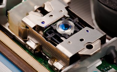 Lazer baş cd dvd oynatıcı