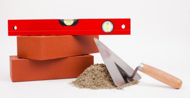 mason araçları üzerinde beyaz izole