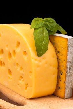 izole siyah peynir türleri