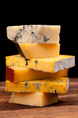 izole siyah peynir türleri