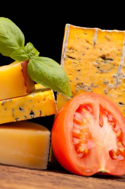 izole siyah peynir türleri