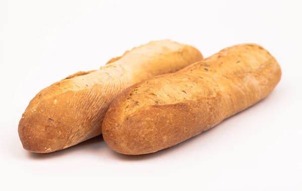 Gebackenes Baguettebrot isoliert auf weiß — Stockfoto