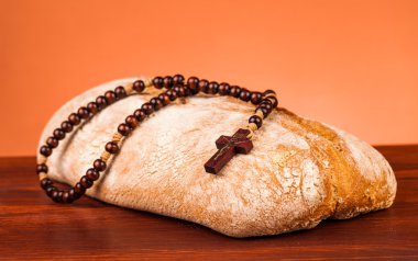 Kutsal ekmek ve tespih