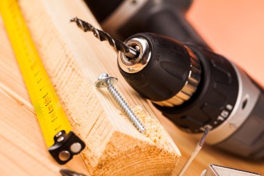 matkap ve ahşap araçlar montaj