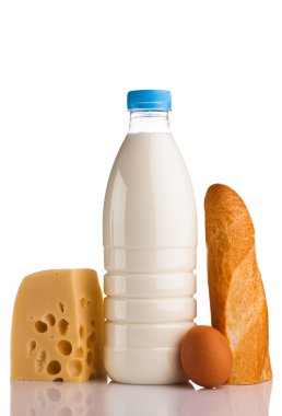 süt şişesi peynir ekmek ve yumurta