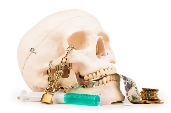 Syringe and human skull isolated on white — Stock Photo, Image