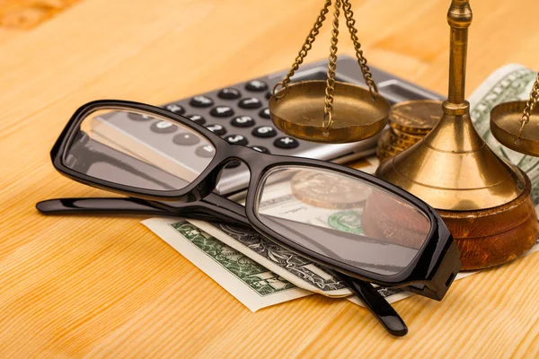 Scales of justice glasses and money — Stock Photo, Image