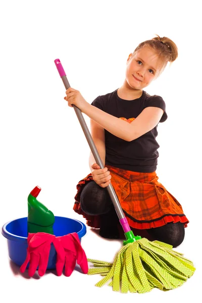 Menina com limpeza esfregona — Fotografia de Stock