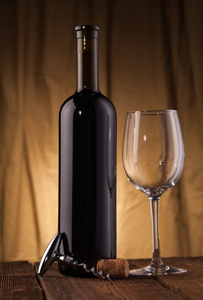 Vinflaske med glas - Stock-foto