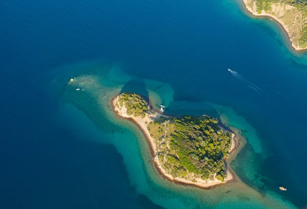 Flygfoto över kroatisk ö — Stockfoto