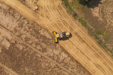 combine havadan görünümü hasat alanı