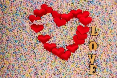 Sevgililer Günü Arkaplanı. Sevgililer Günü arkaplanı ve bir aşk yazısıyla düzenlenmiş mektuplar.