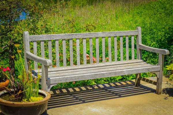 Bench on a park — Stock Photo, Image