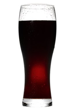 bardak cola beyaz zemin üzerine