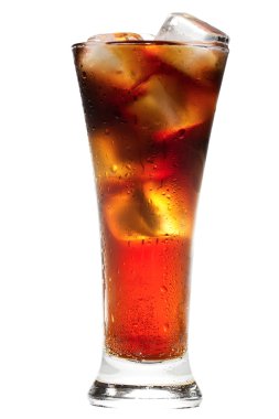bardak cola beyaz zemin üzerine