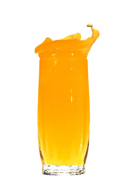 Esguicho de suco de laranja isolado no branco — Fotografia de Stock