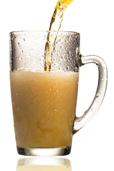 Vaso de cola sobre fondo blanco — Foto de Stock