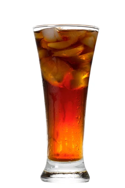 Glas cola på den vita bakgrunden — Stockfoto