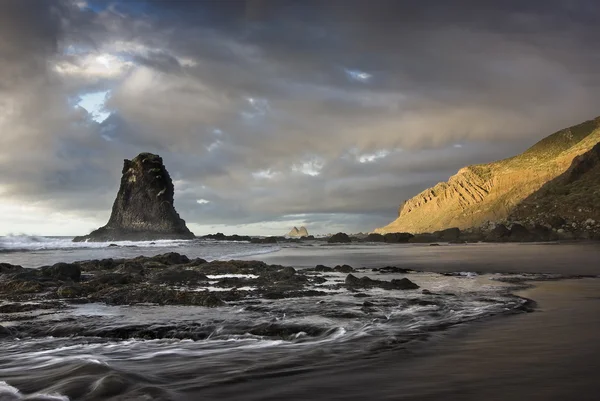 Rayo del sol en el roque de benijo — Foto de Stock