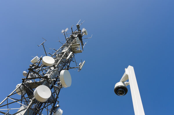 камера и башня
