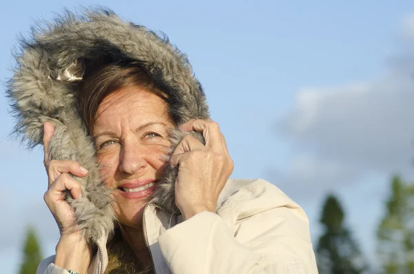 Kış portresi Olgun kadın — Stok fotoğraf