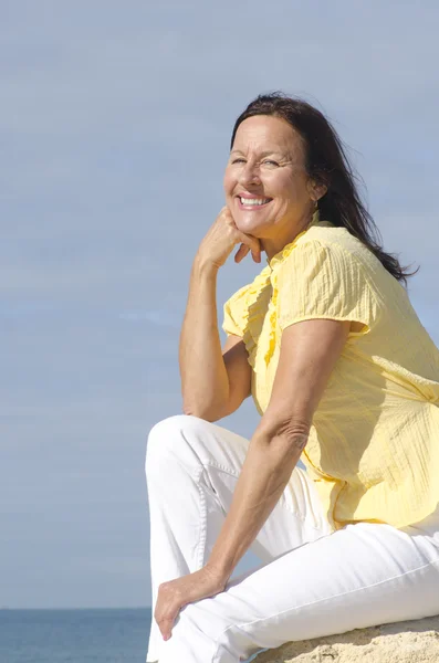 Urlaub am Meer reife Frau — Stockfoto