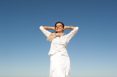 rahat mutlu üst düzey kadın açık