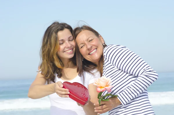 Amor de Mãe e Filha Adulta — Fotografia de Stock