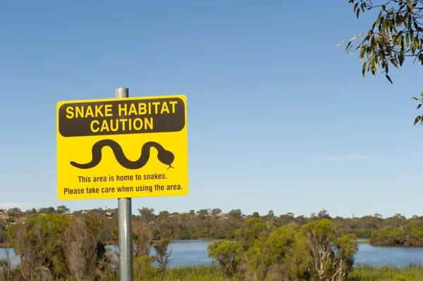 Sinal de aviso isolado da serpente Austrália — Fotografia de Stock