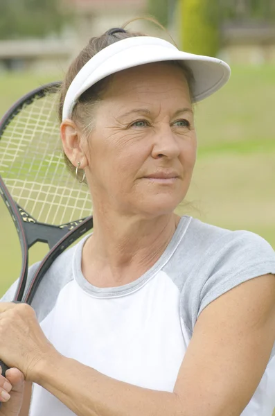 Retrato Mujer madura tenis deporte — Foto de Stock